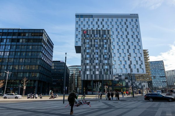 Guide pour seniors : construire des relations amoureuses et amicales